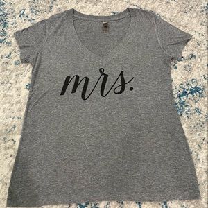 Mrs. Jersey V-neck L